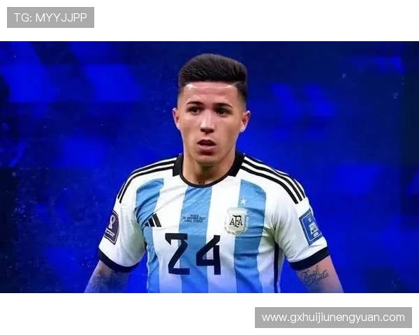 恩佐与克罗斯出球能力对比:掌控节奏与创造力的差异 恩佐与克罗斯出球能力对比:掌控节奏与创造力的差异