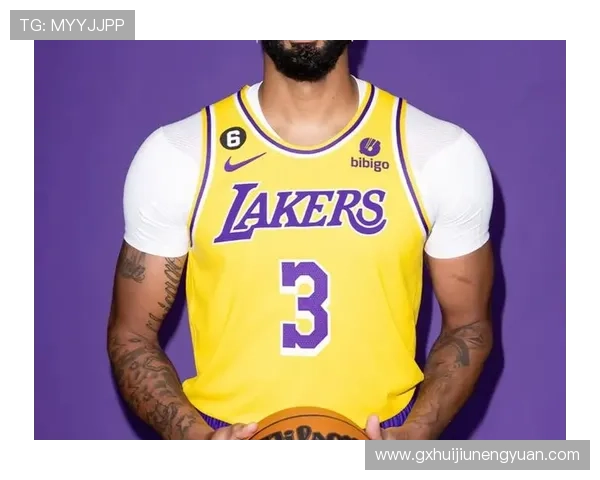 安东尼·戴维斯跑趴花几十万，结果鞋子掉了没人察觉！